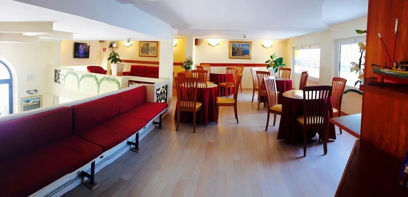Hotel Katy Viareggio 3*,
